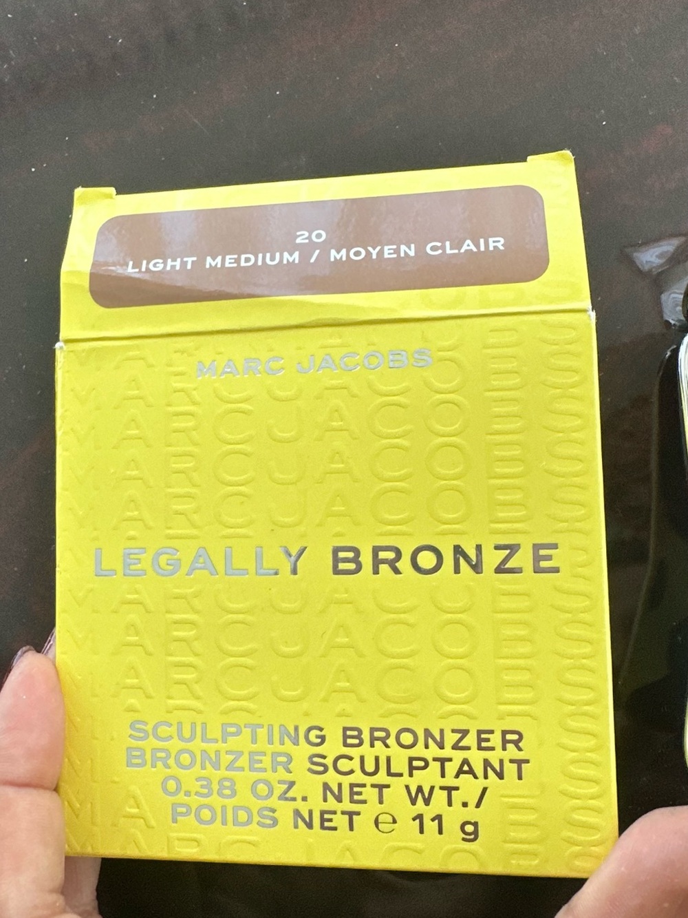 Marc Jacobs Legally Bronze Sculpting Bronzer - Yellow & Silver Packaging - Picture 7 of 11